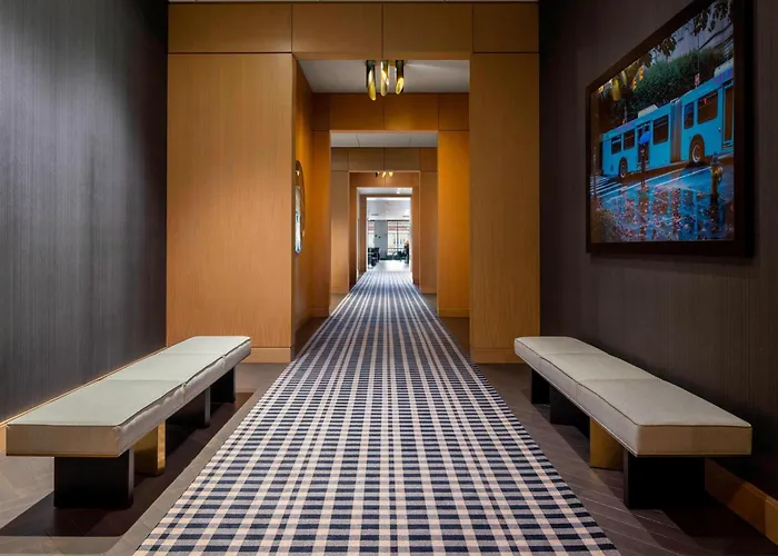 The Oaklander Hotel, Autograph Collection Hotel 3*