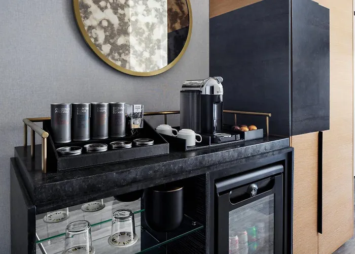 The Oaklander Hotel, Autograph Collection 3*