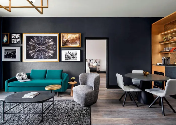 The Oaklander Hotel, Autograph Collection 3*