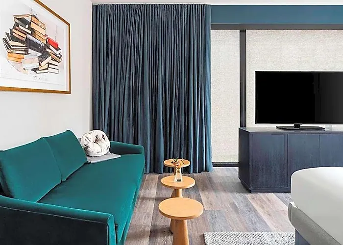The Oaklander Hotel, Autograph Collection Hotel