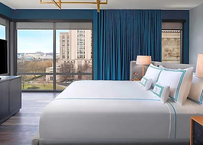 The Oaklander Hotel, Autograph Collection 3*