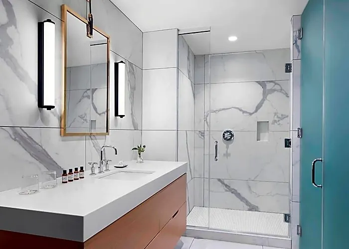 The Oaklander Hotel, Autograph Collection Hotel 3*