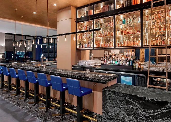 The Oaklander Hotel, Autograph Collection 3*