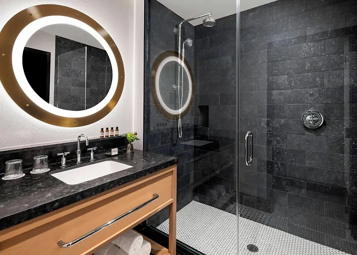 The Oaklander Hotel, Autograph Collection 3*