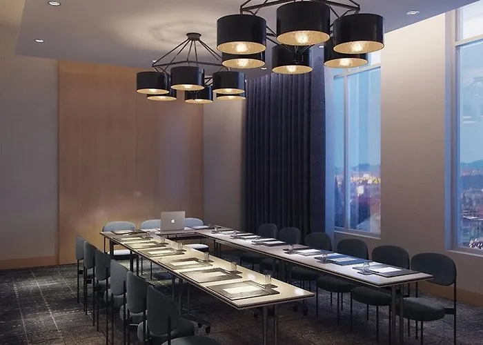 The Oaklander Hotel, Autograph Collection Hotel
